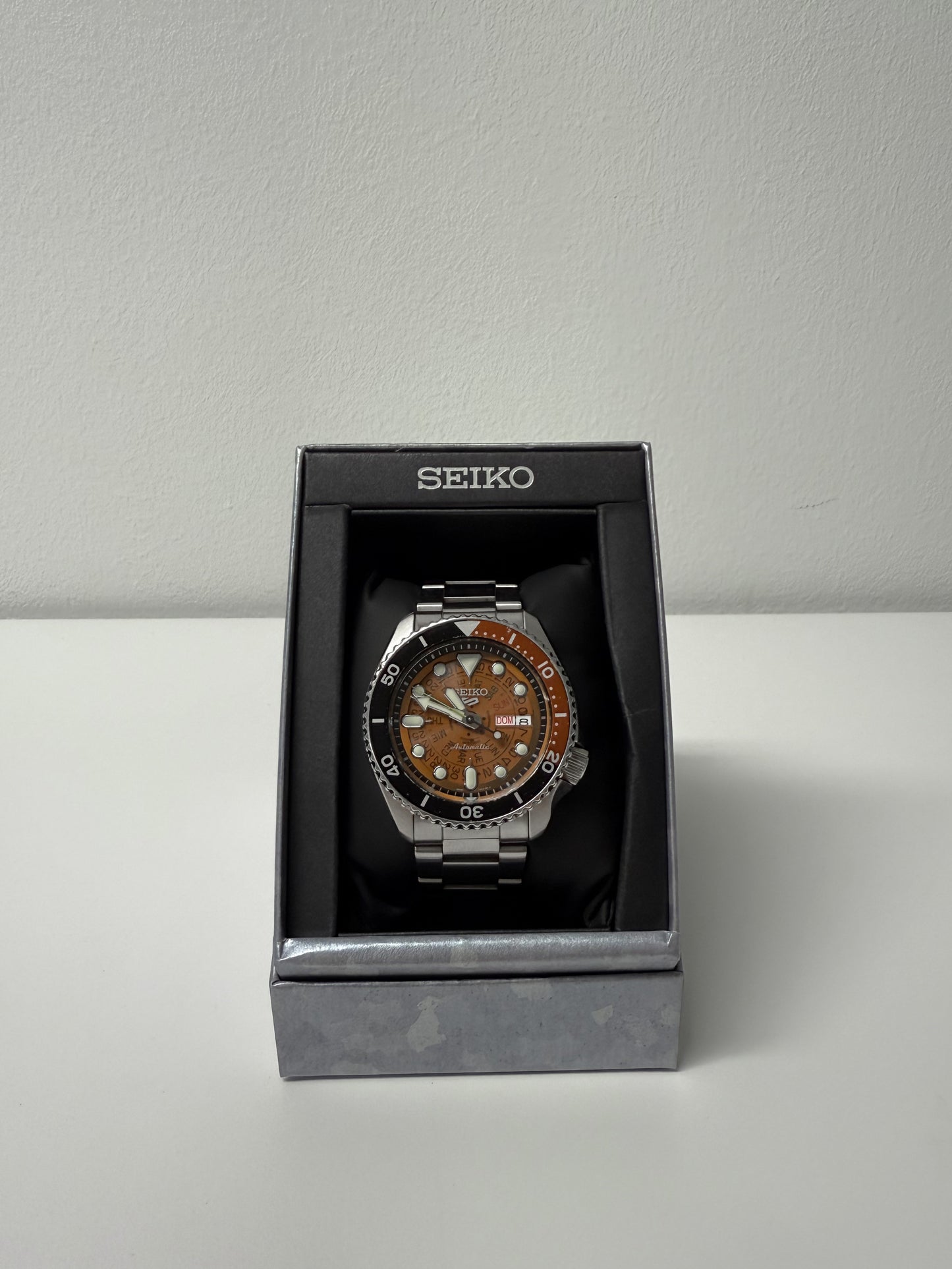 Seiko 5 Sports SRPJ47K1 - Pre-Owned with Box and Papers - Grey Market